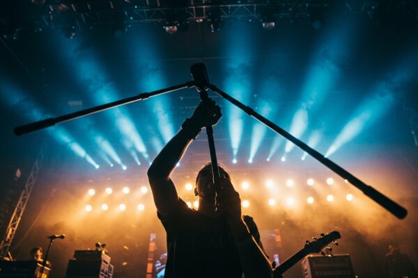 Kneecap Performs at Glastonbury Amid Terror Charge Controversy and Political Criticism
